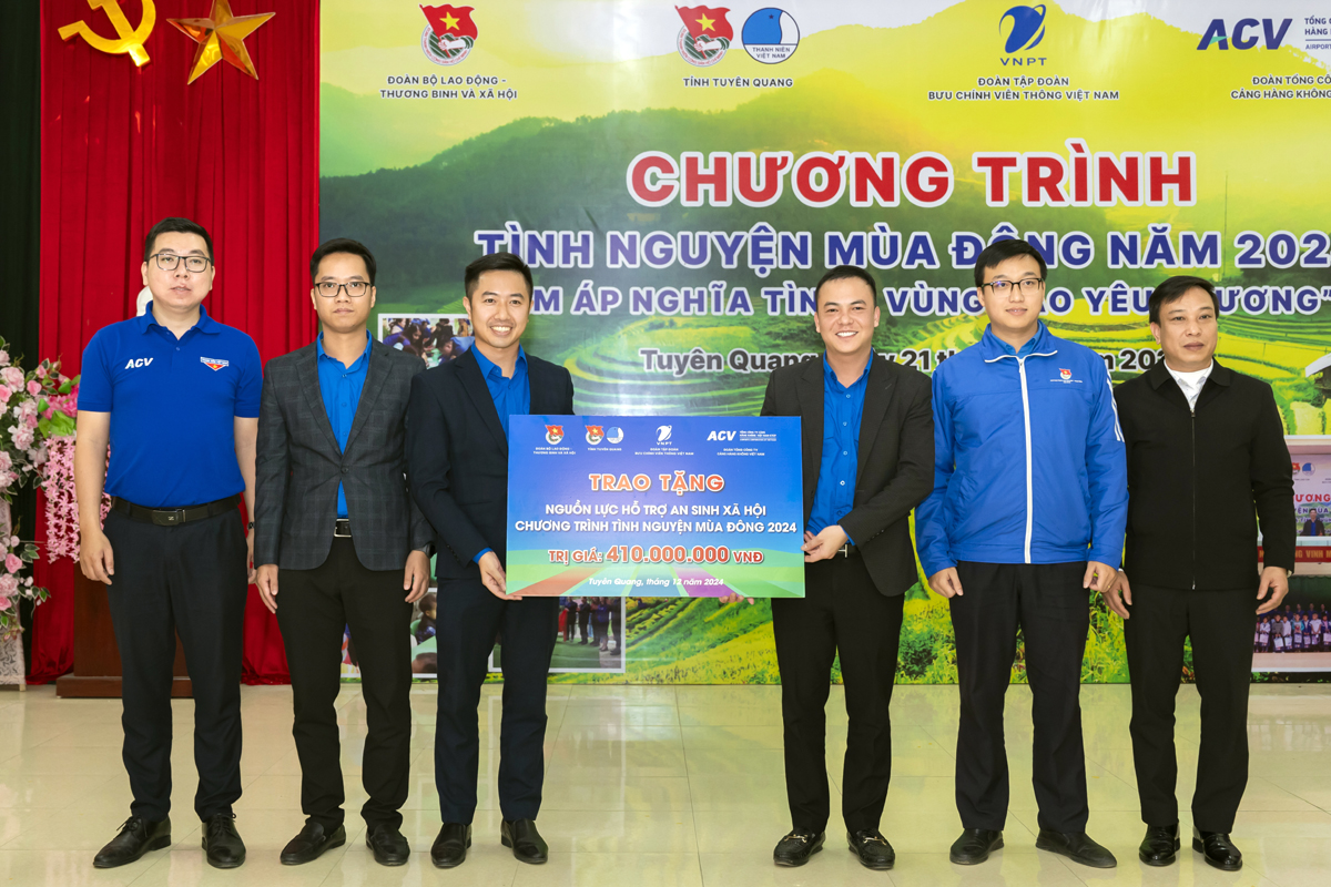 Tuổi trẻ VNPT với chương trình tình nguyện mùa đông "Ấm áp nghĩa tình - Vùng cao yêu thương"