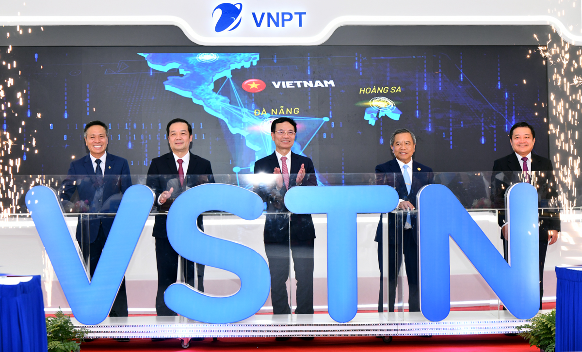 Khai thác tuyến cáp đất VSTN, Tập đoàn VNPT tiên phong làm chủ hạ tầng kết nối từ mặt đất đến không gian