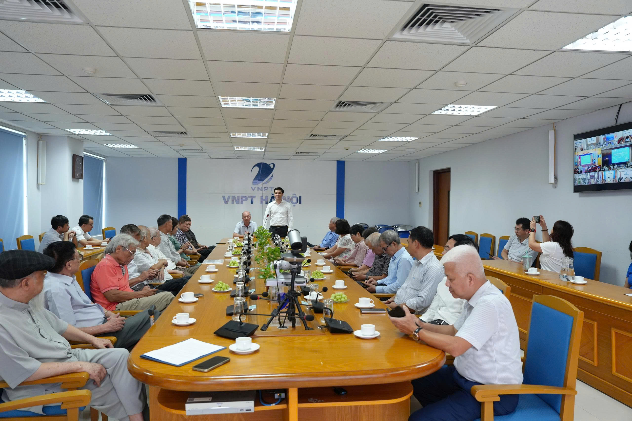 Gặp mặt các đồng chí lãnh đạo Bưu điện Hà Nội, VNPT Hà Nội qua các thời kỳ