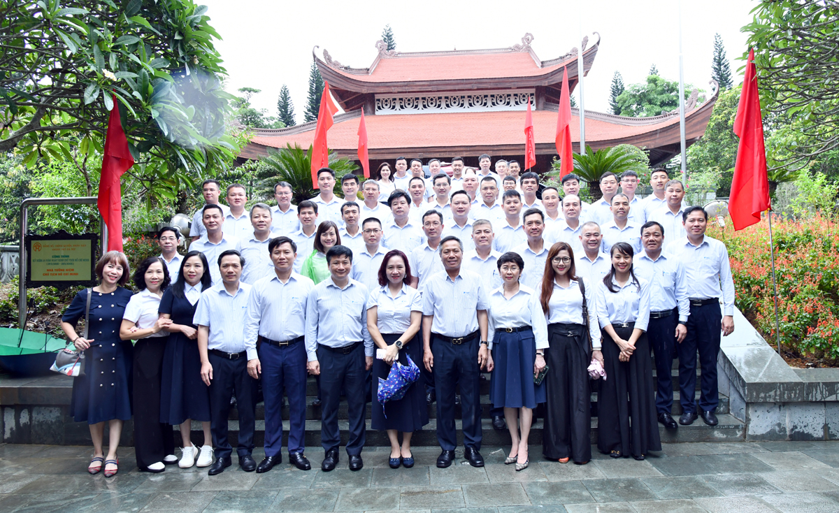 Tập đoàn tổ chức về nguồn, dâng hương tại Khu di tích lịch sử ATK dịp 15/8