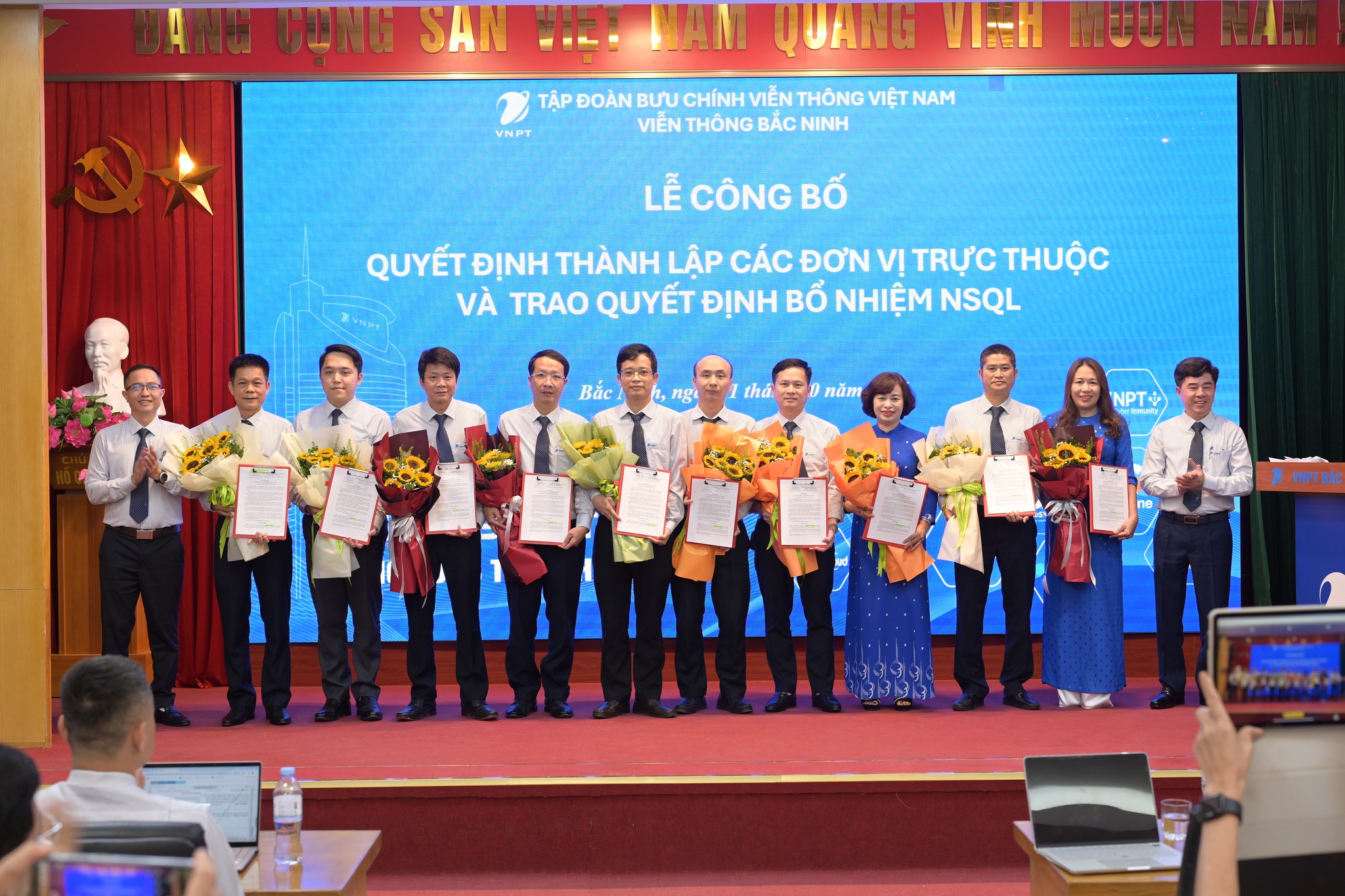 VNPT Bắc Ninh công bố mô hình tổ chức mới và trao Quyết định nhân sự quản lý